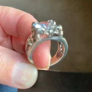 Vintage Silpada Uptown ring. Size 7. New in box. Never worn.